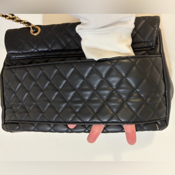 Badgley Mischka Black Quilted Chain Shoulder Bag - Picture 4 of 11